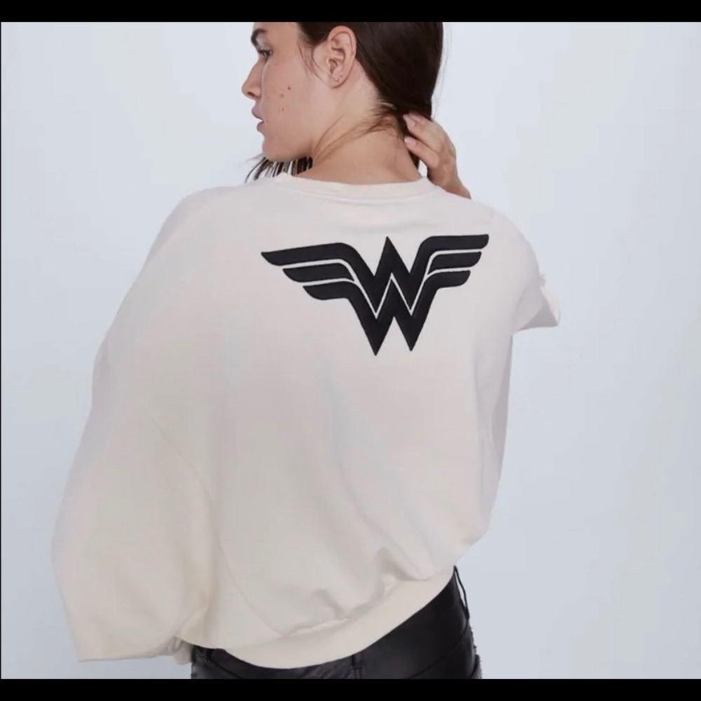 Zara Wonder woman Sweatshirt